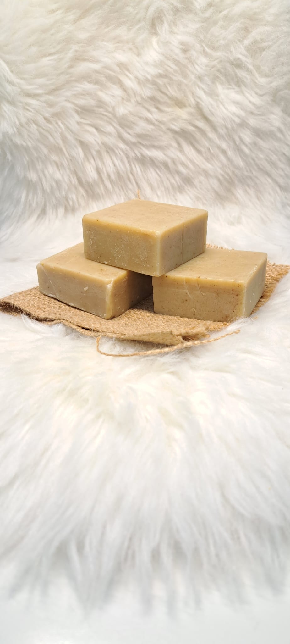 🧼Zitronen-Kurkuma-Seife – klärend, belebend & handgemacht – 100 % Natur